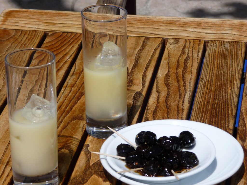 Le pastaga, c'est l'apéritif paar excellence, celui qu'on boit dans le sud de la France, synonyme de vacances et de douceur de vivre...