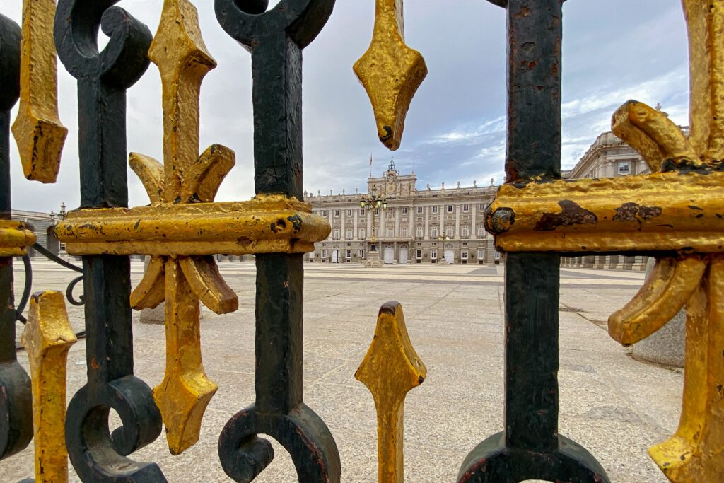 Le Palais de l'Élysée, une périphrase pour désigner la résidence du Président de la République française.