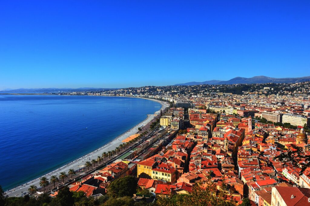 La Baie des Anges à Nice: 2 explications historiques à cette périphrase.